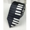 KRAVATA PIANO ČERNÁ
